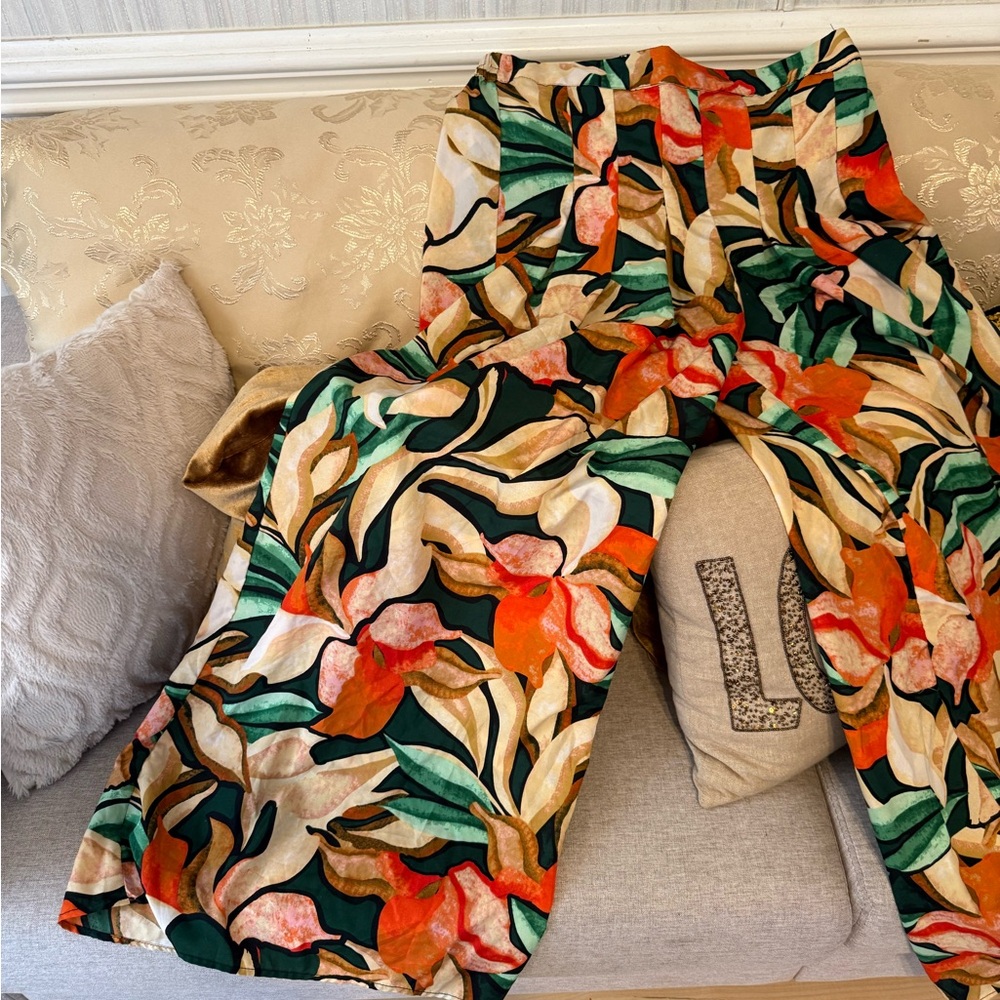 Floral Wide-Leg Pants - Picture 2 of 4